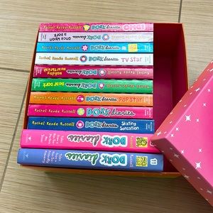 Set of 11 Dork diaries books.